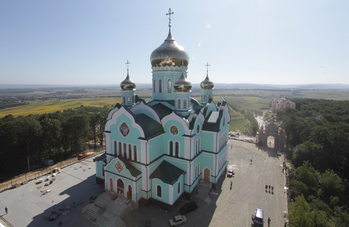 Holy Trinity Cathedral 2 month before the consecration