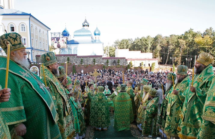 Consecration by His Holiness Patriarch Kirill of the Holy Trinity Cathedral in the village of Bancheny, Chernivtsi region