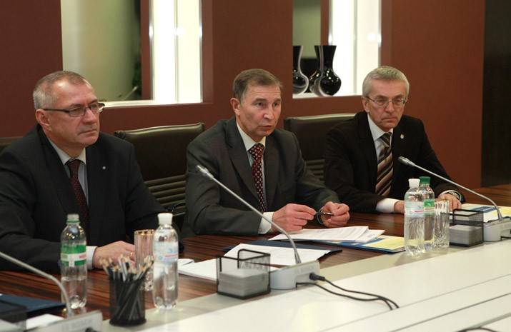 Representatives of the Federation of Trade Unions of Ukraine headed by its President Yuriy Kulyk