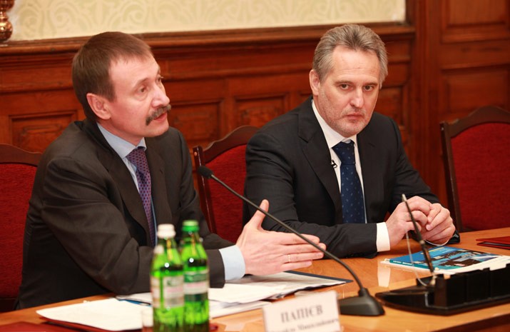 Dmitry Firtash, FEU President, and Mykhailo Papiev, Governor of Chernivtsi Region