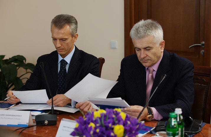 First Vice-Prime-minister Valeriy Khoroshkovsky and FEU Vice-President Dmitry Oliynyk