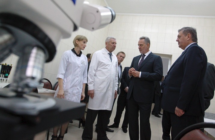 Vasyl Romaniuk, the Chief Surgeon of Zalishchyki District Hospital demonstrates new equipment at the facility