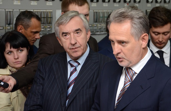 Dmitry Firtash meets with staff of ammonia workshop 1A of Severodonetsk Azot