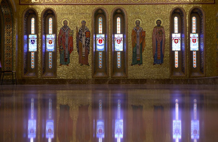 The Cathedral’s windows are decorated with 31 coats of arms of Ukrainian Greek Catholic patriarchs and metropolitans twined into an original ornament