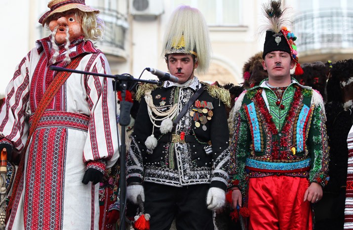 The total of 32 amateur troupes counting over 1000 performers from different towns and cities of Ukraine partook in the festival